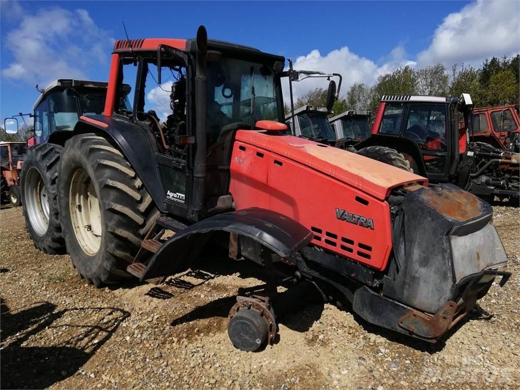 Valtra 8350 트랙터