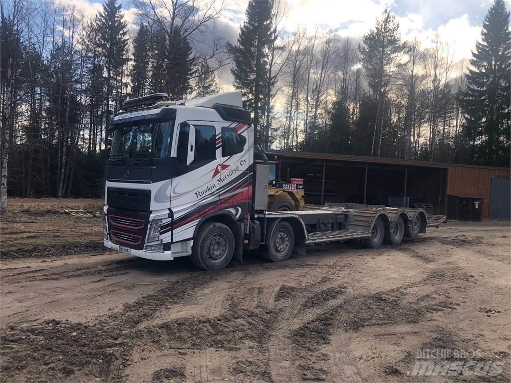 Volvo FH13 산림 기계 운반 트럭