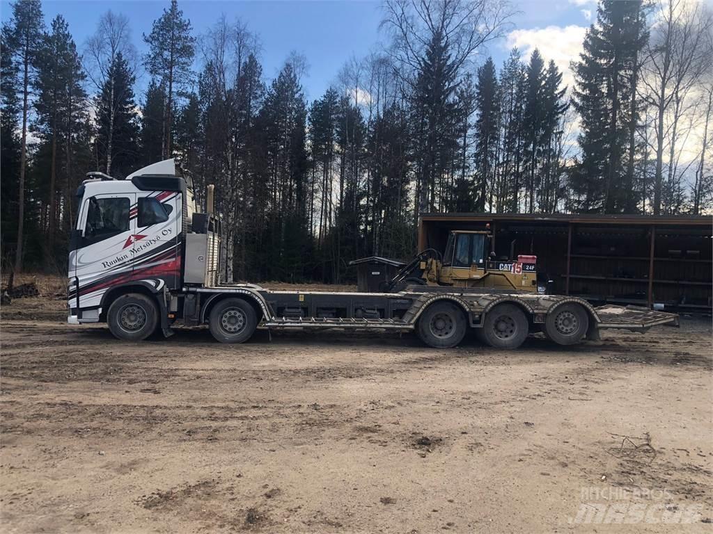 Volvo FH13 산림 기계 운반 트럭