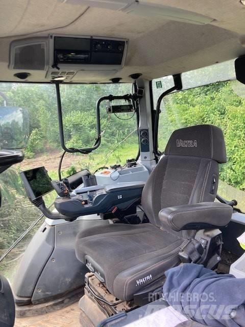 Valtra T235V 트랙터