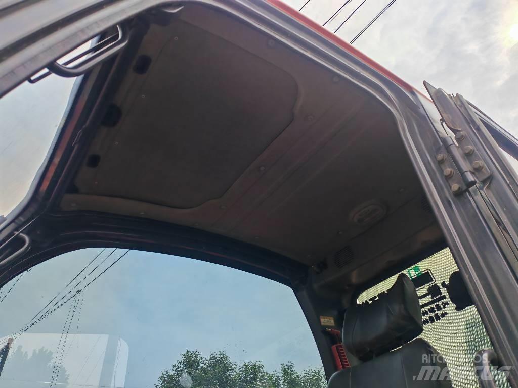Doosan DX75 중형굴삭기 7톤-28톤