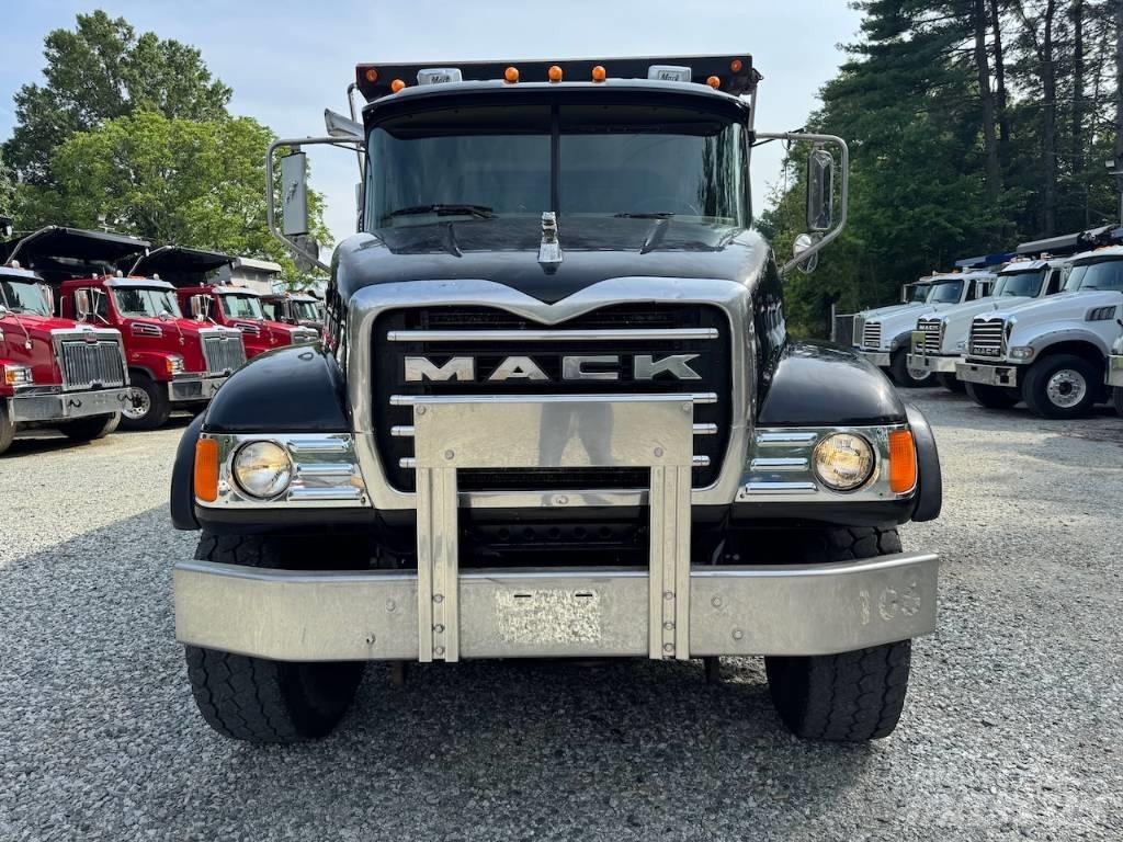 Mack Granite CV 713 덤프 트럭