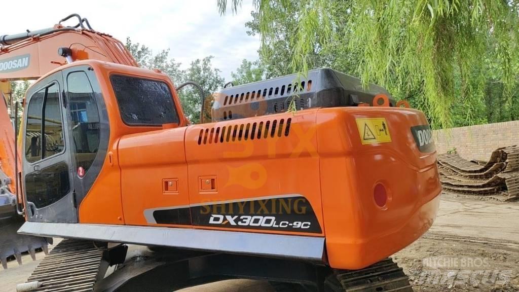 Doosan DX300LC-9C 대형 굴삭기 29톤 이상