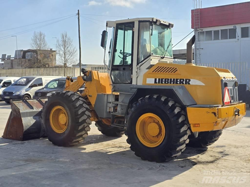 Liebherr L522  휠로우더