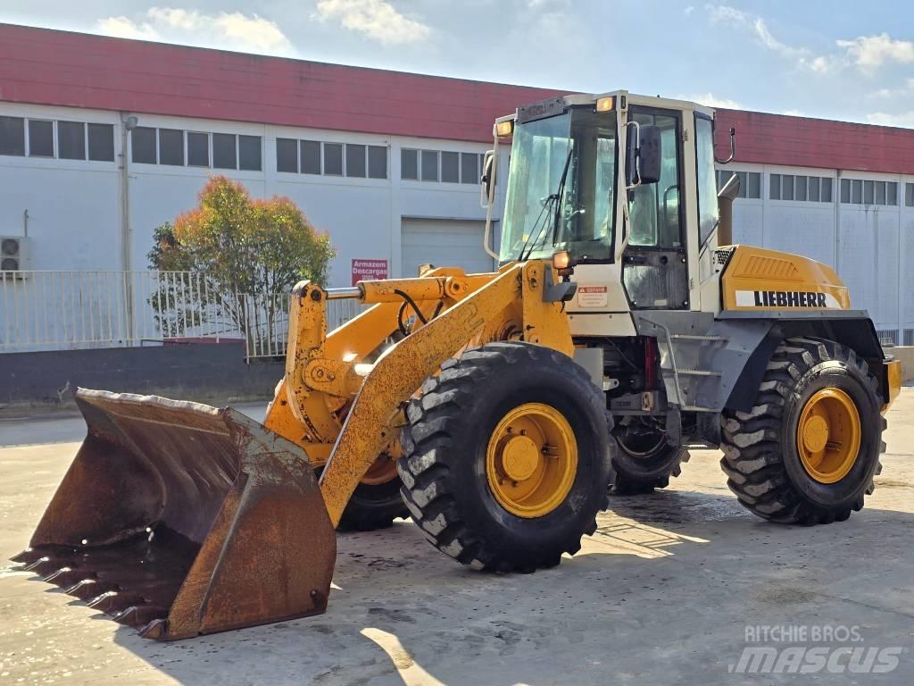Liebherr L522  휠로우더