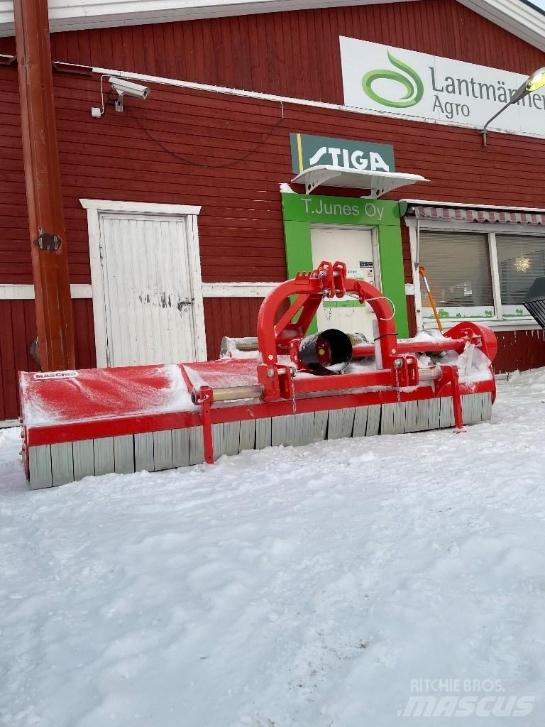 Maschio Tigre 300 목장 제초기 및 토퍼