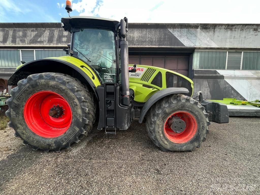 CLAAS Axion 810 트랙터
