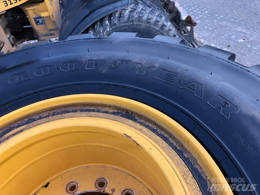 Goodyear 750/65R25 타이어, 휠 및 림