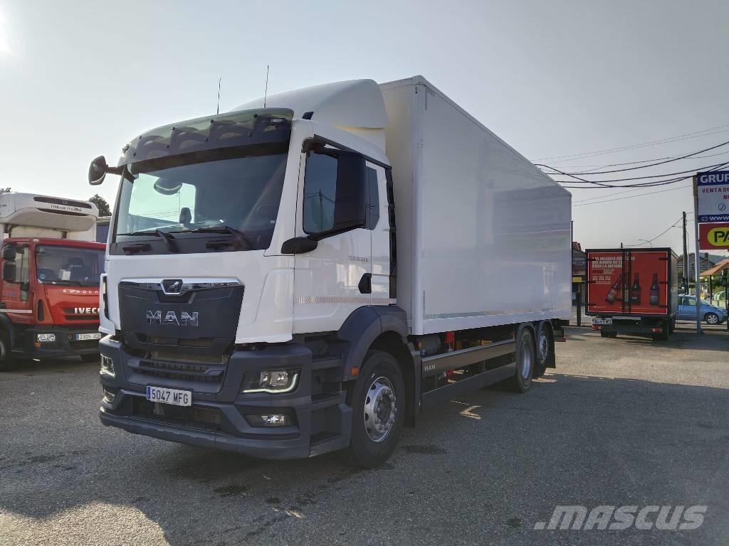 MAN TGS 26.360 탑차 트럭