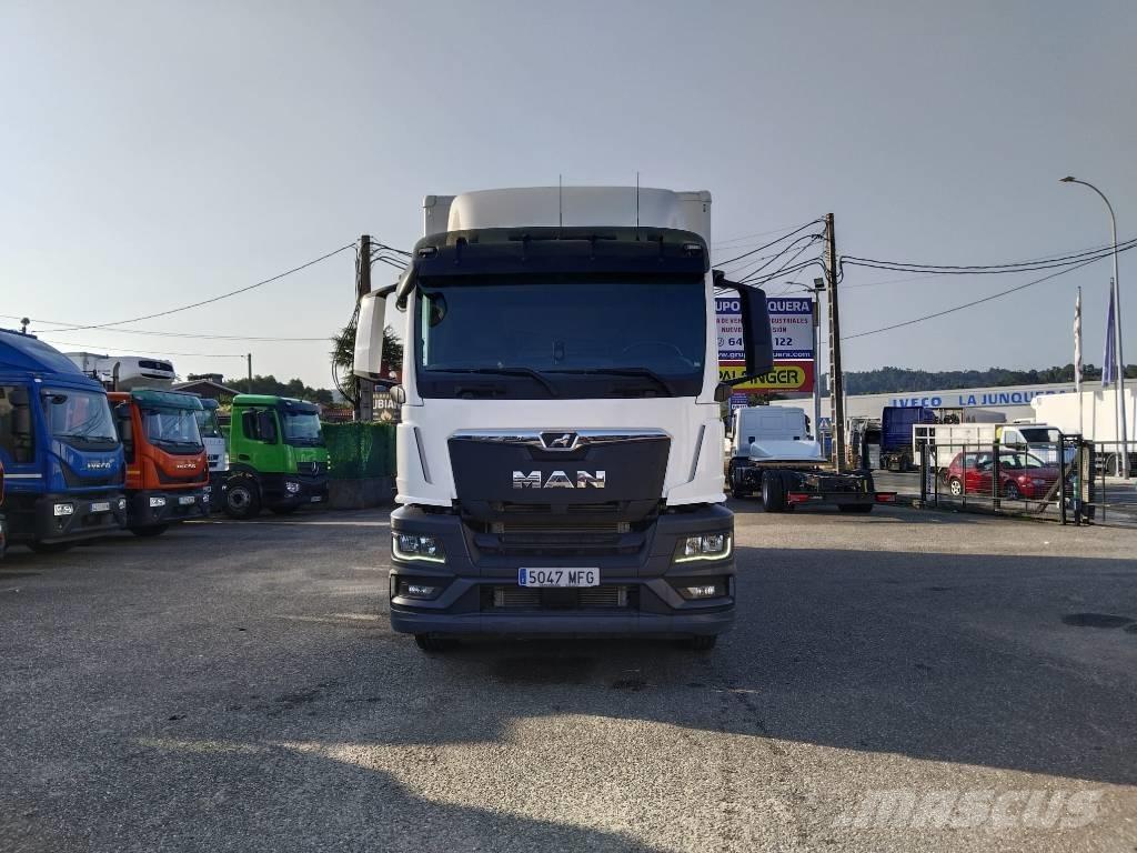 MAN TGS 26.360 탑차 트럭