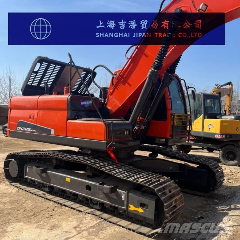 Doosan DX 225 대형 굴삭기 29톤 이상