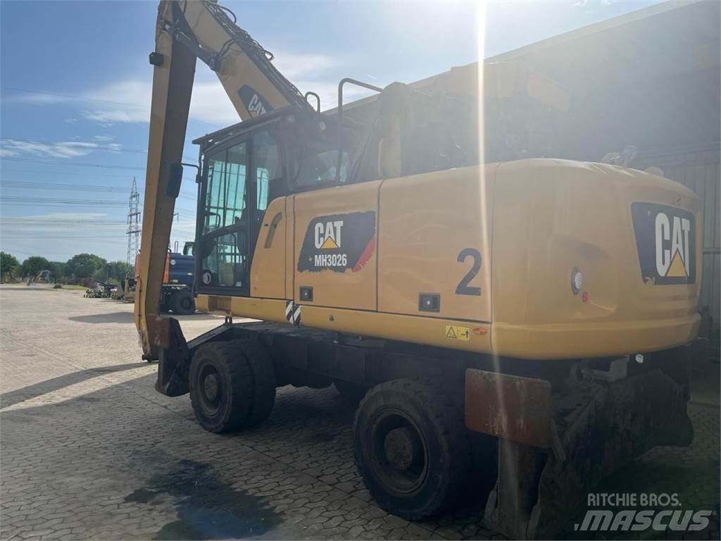 CAT MH3026  휠 굴삭기