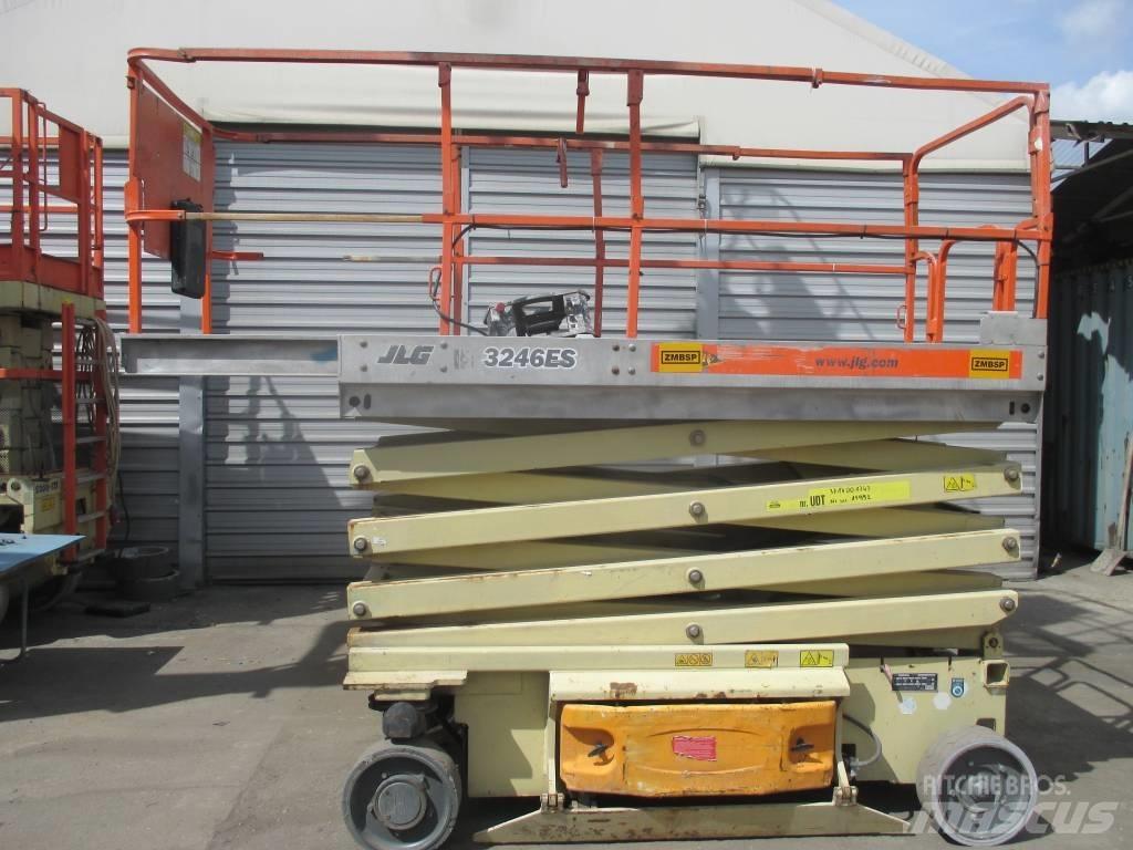 JLG 3246 ES 가위형 리프트