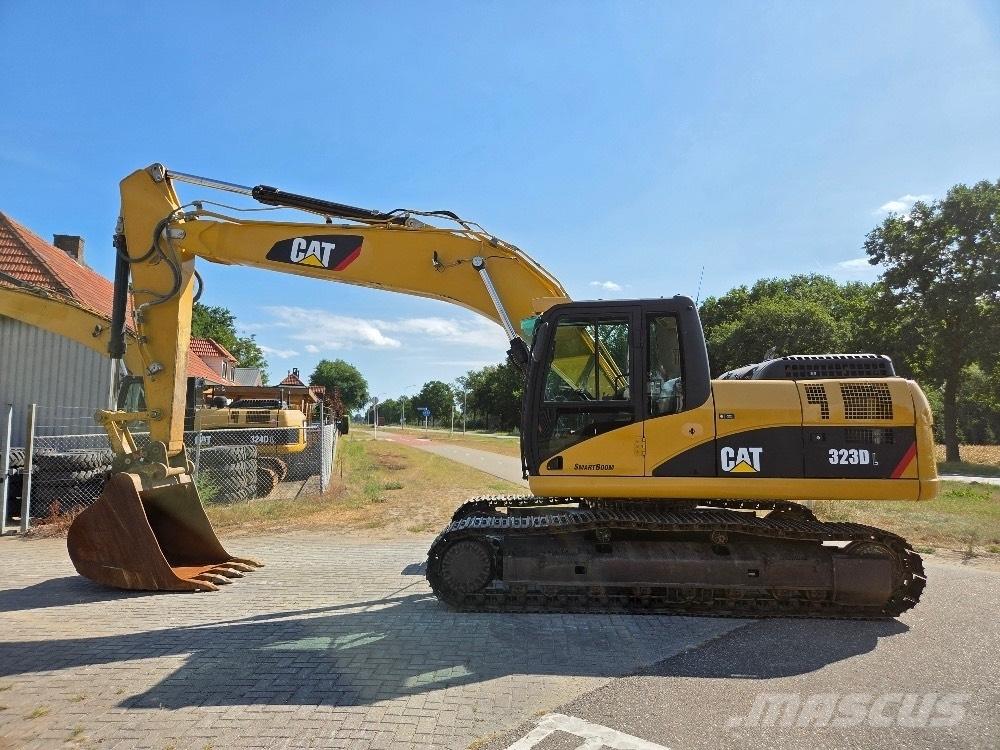 CAT 323DL 대형 굴삭기 29톤 이상