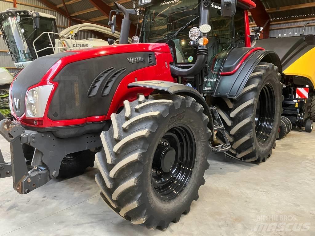 Valtra T 153 HT 트랙터