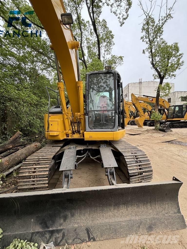 Komatsu PC 128 US 대형 굴삭기 29톤 이상