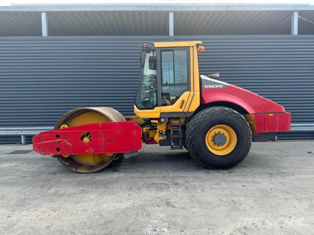 Volvo SD135B 싱글 드럼 롤러