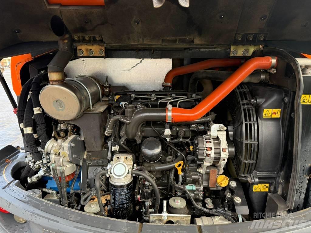 Doosan DX 57 W  휠 굴삭기