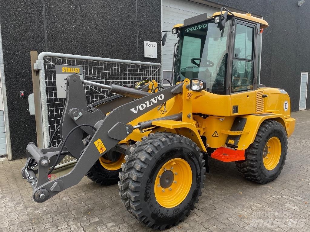 Volvo L30GS / HS 미니 로더