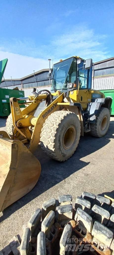 Komatsu WA 200 PT-5  휠로우더