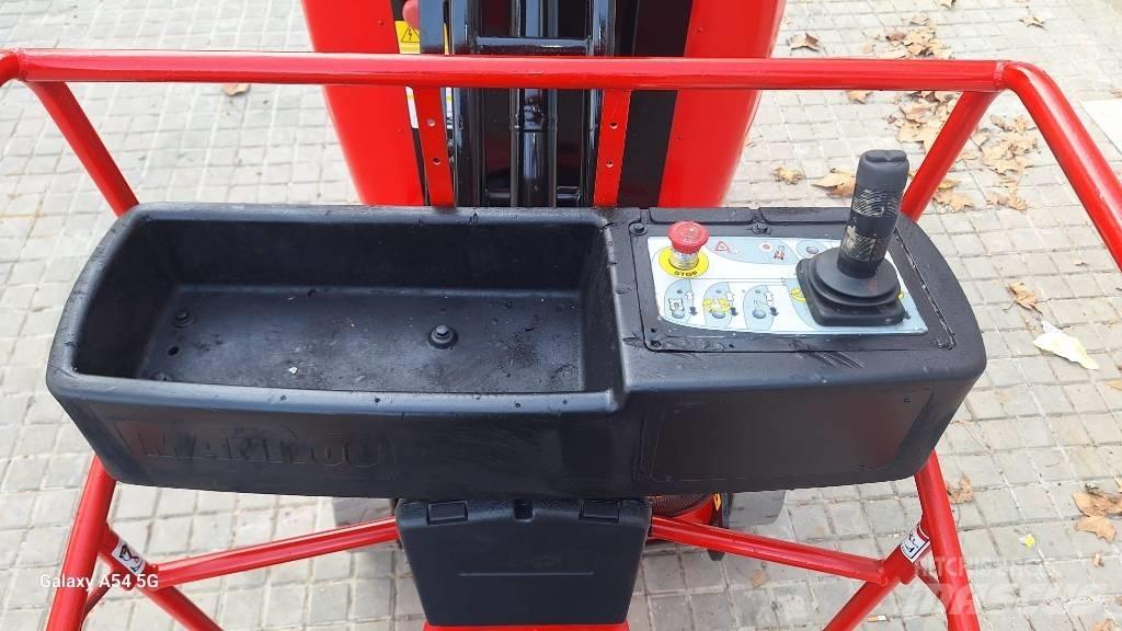 Manitou 100 VJR 인원/화물 앨리베이터