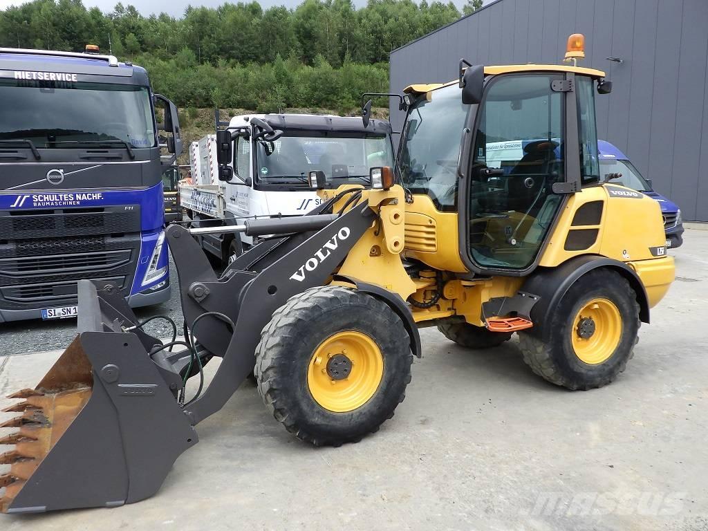 Volvo L 25 F  휠로우더