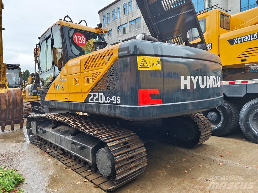 Hyundai R220LC-9S 대형 굴삭기 29톤 이상