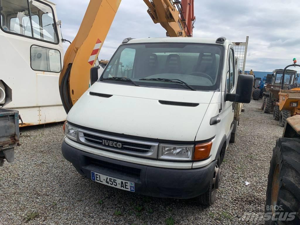 Iveco 35.10 티퍼 밴