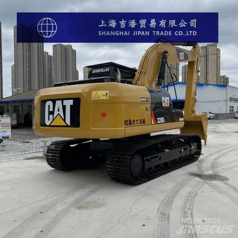 CAT 320 D 대형 굴삭기 29톤 이상
