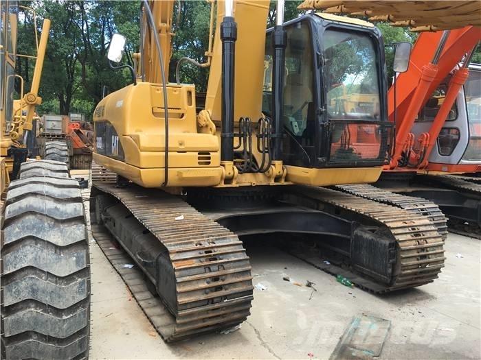 CAT 320 D 대형 굴삭기 29톤 이상