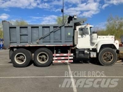 Mack RD 690 SX 덤프 트럭