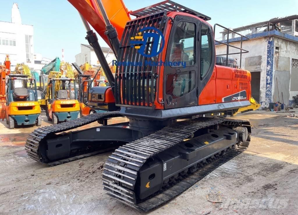 Doosan DX 300 대형 굴삭기 29톤 이상