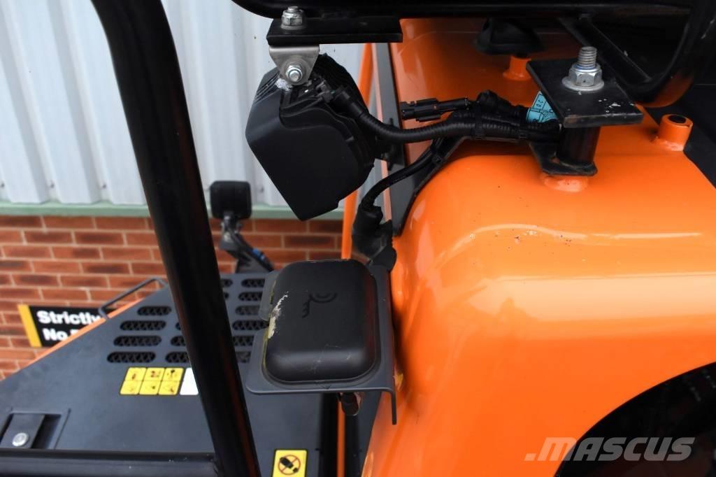 Develon DX140LCR-7 대형 굴삭기 29톤 이상