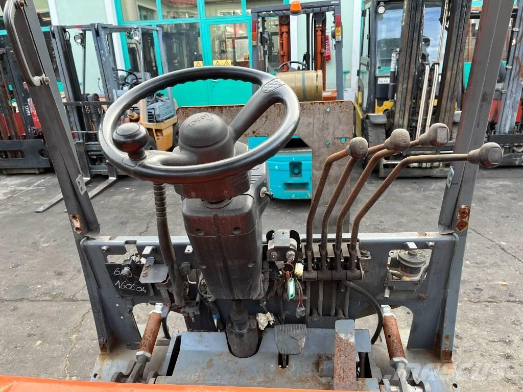 Toyota 5FBF25    V-4201 전동 지게차