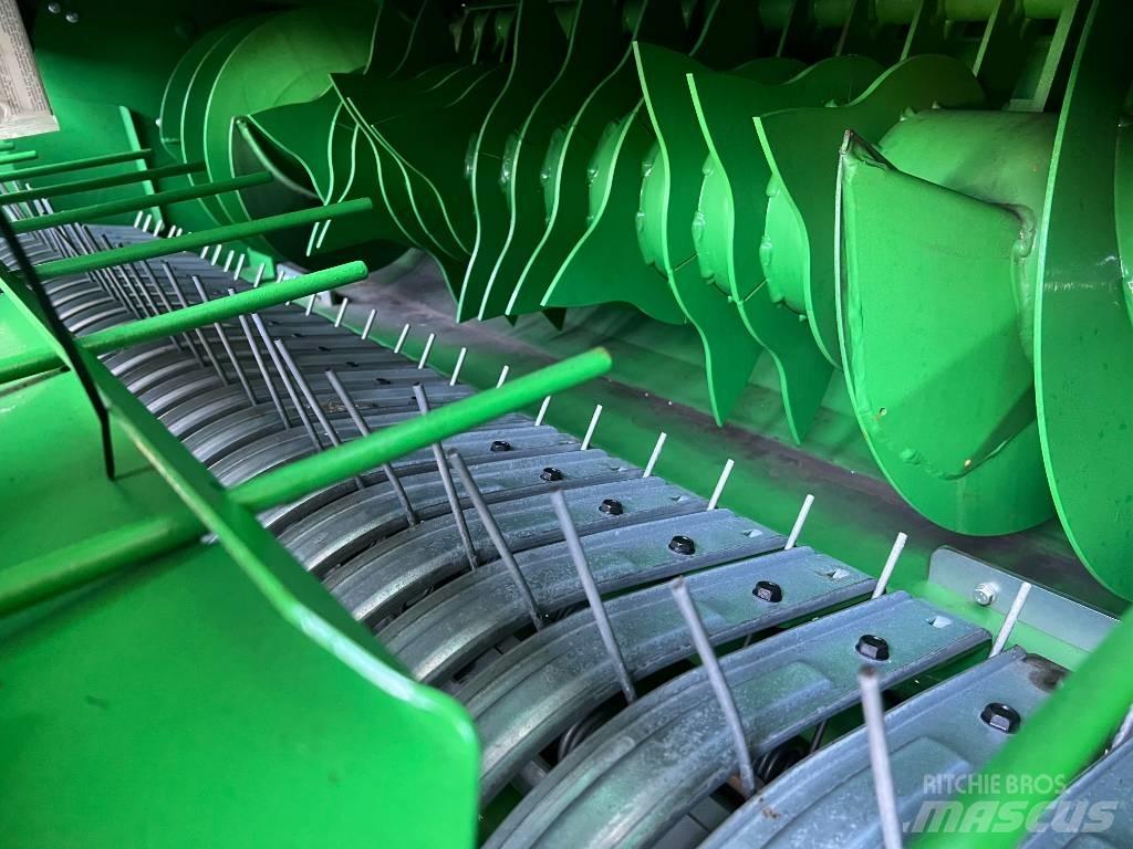 John Deere V461M 원형 곤포기