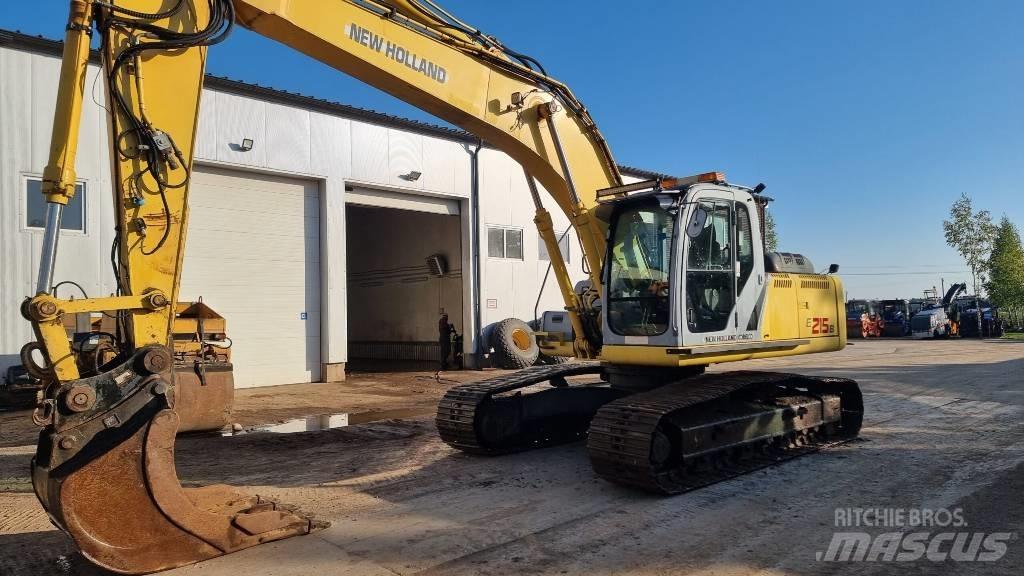 New Holland E 215 B 대형 굴삭기 29톤 이상