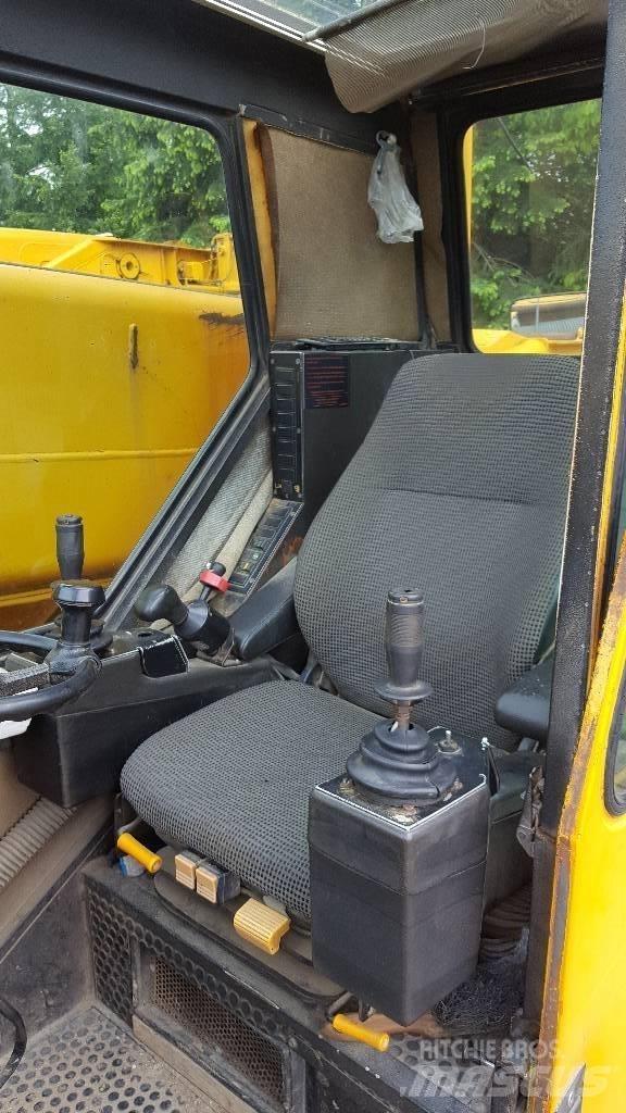 Demag AC 40-1 City A/T 크레인