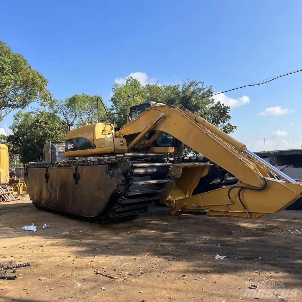 CAT 320 C 수륙양용 굴삭기