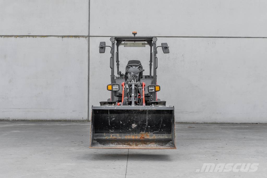 Manitou MLA 3-25 HC 미니 로더