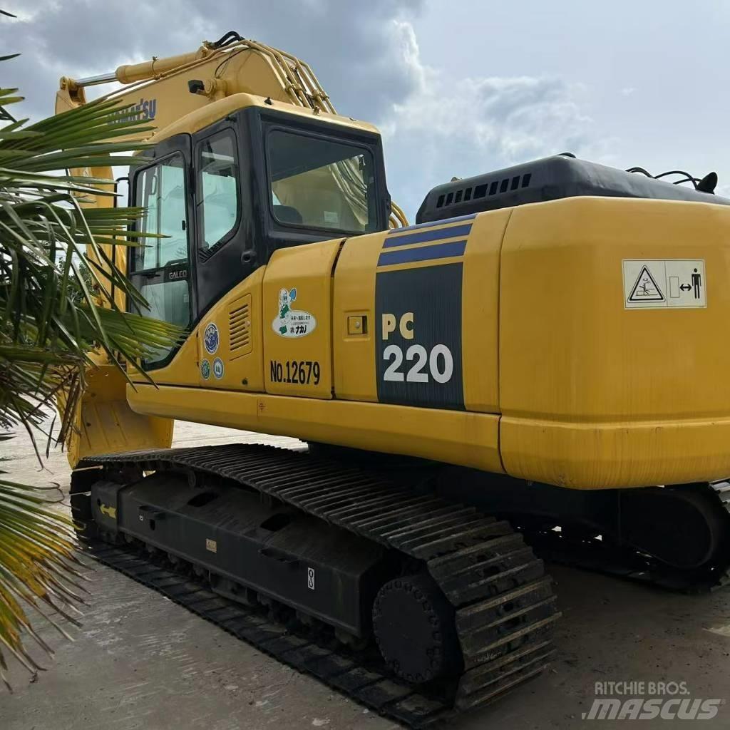 Komatsu 220-7 대형 굴삭기 29톤 이상