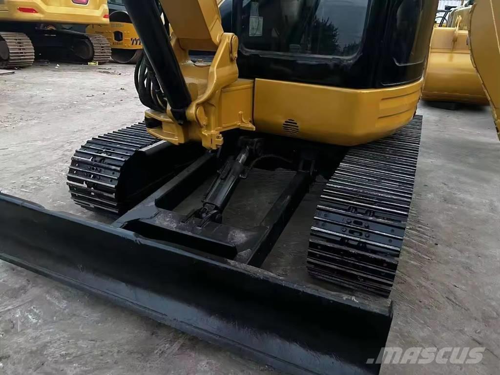 CAT 304 CR 소형 굴삭기 7톤 미만