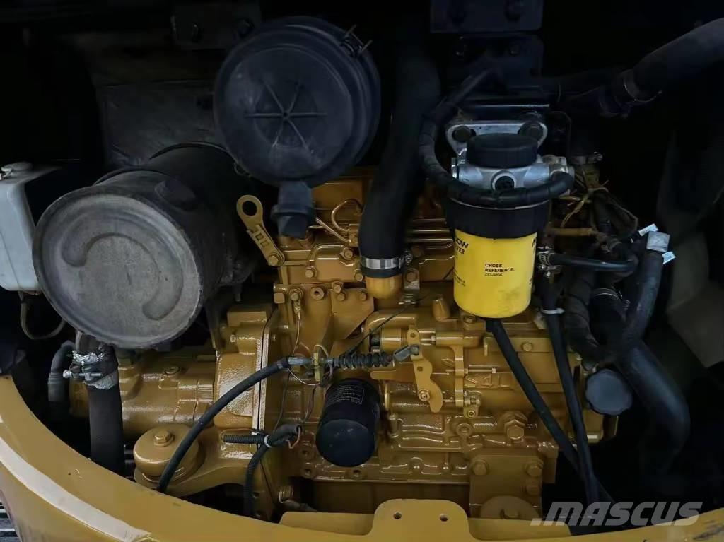 CAT 304 CR 소형 굴삭기 7톤 미만