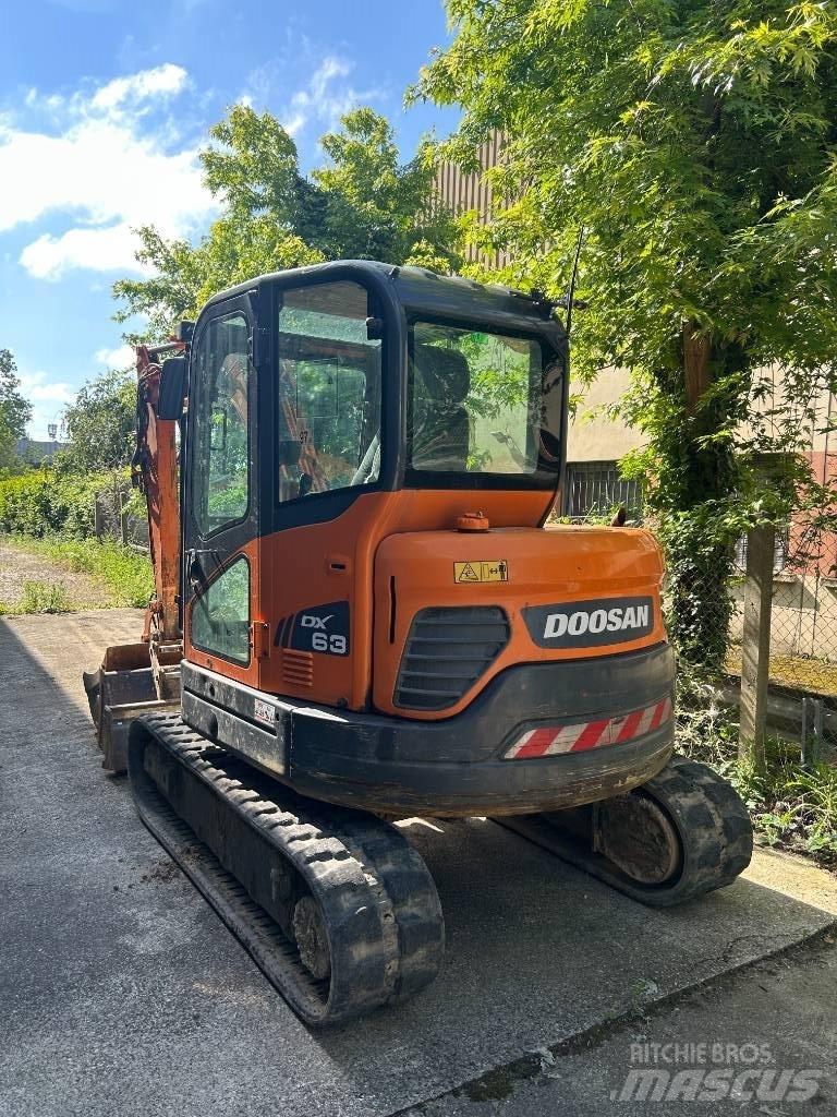 Doosan DX 63-3 소형 굴삭기 7톤 미만