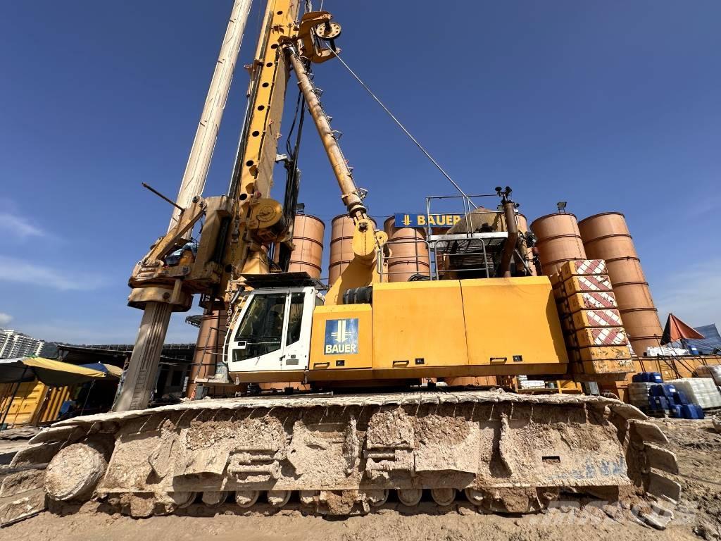 Bauer BG 48 rig.plus 중형 드릴 장비