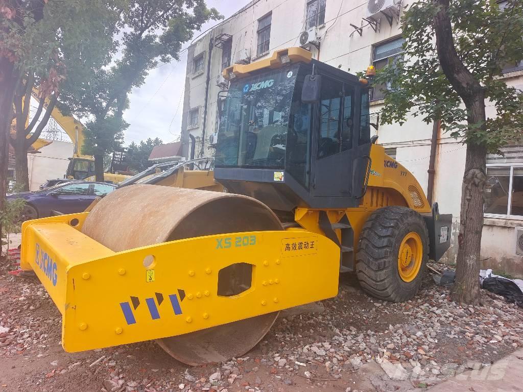 XCMG XS203J 싱글 드럼 롤러