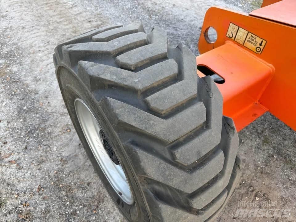 JLG 460 SJ 견인식 전동이동 리프트