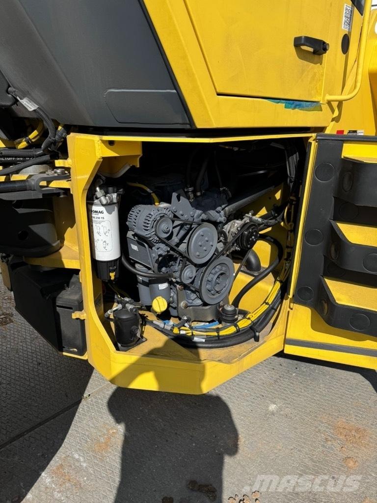 Bomag BW 202 AD-4 트윈 드럼 롤러