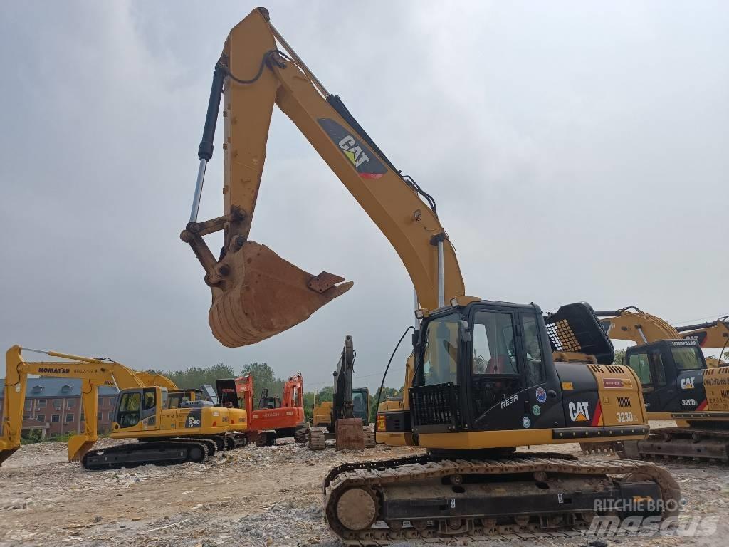 CAT 323D2L 대형 굴삭기 29톤 이상