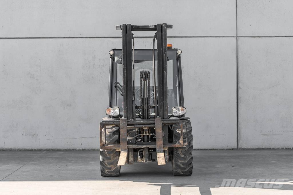 Manitou MC 25-4 디젤 지게차