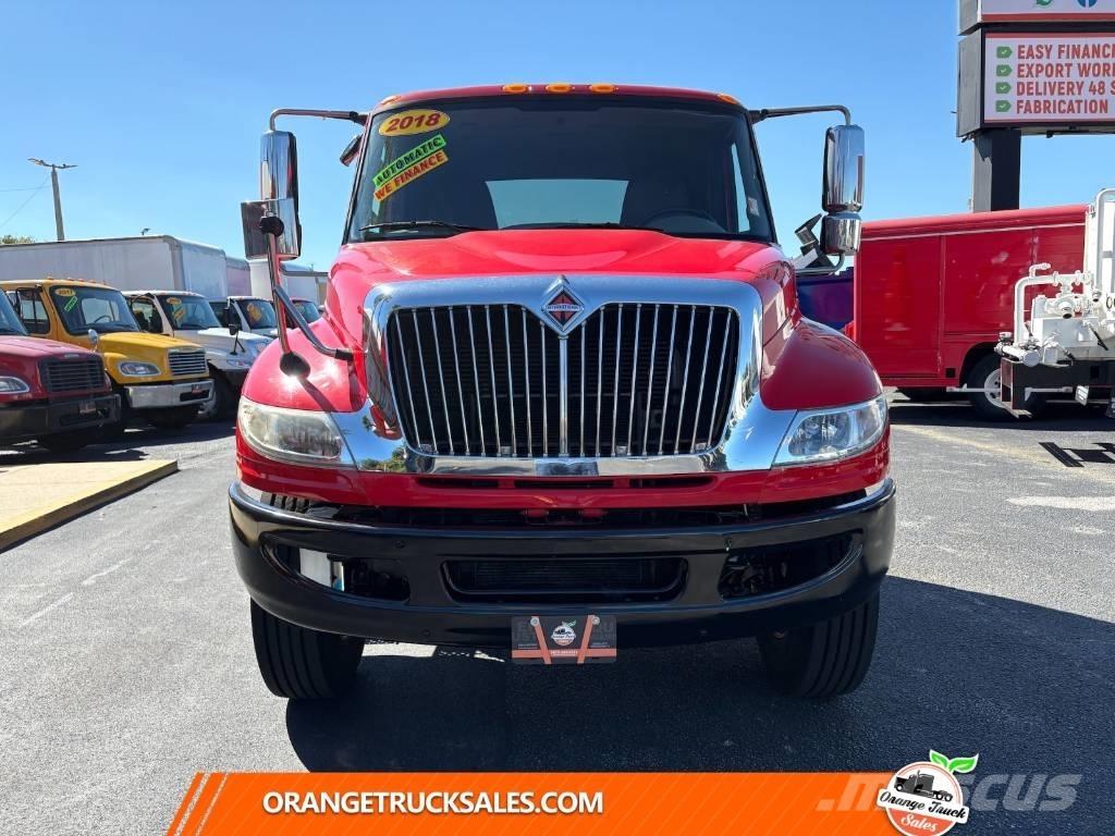 International 4300 새시 운전실 트럭